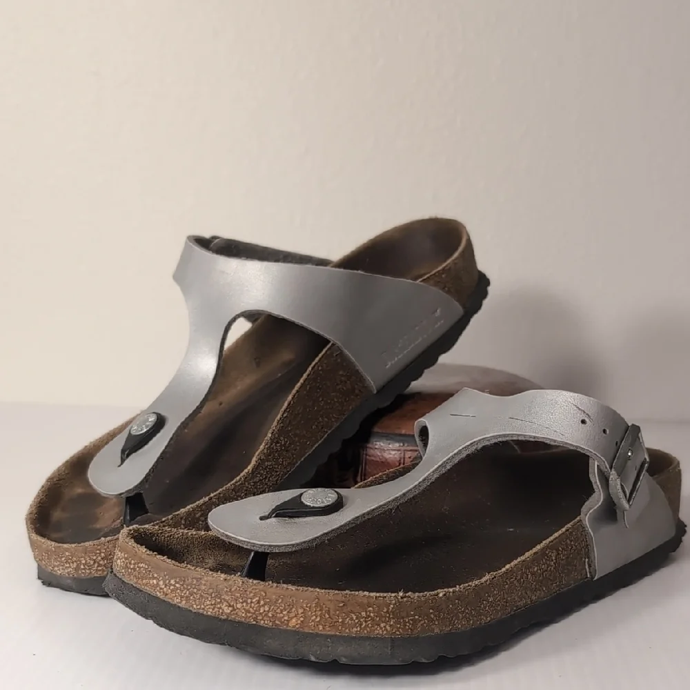 Birkenstock Silver Gizeh Birko-Flor Sandals Size 39 US 8.5